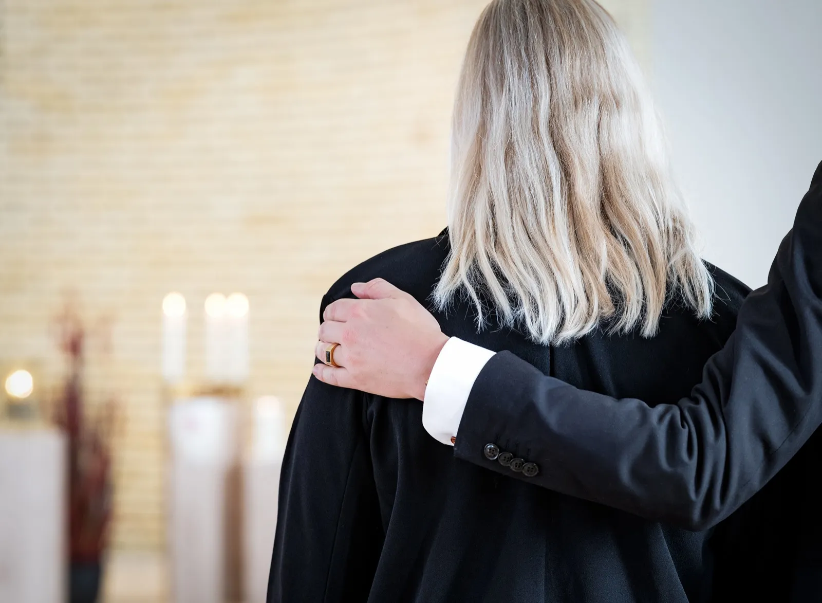 Ruhiges Gespräch zur Begleitung nach einem Todesfall